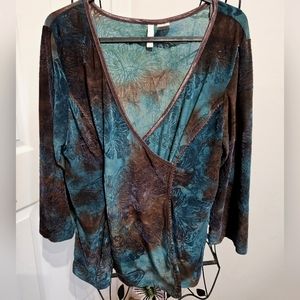 Flower‎ and paisley velvet top